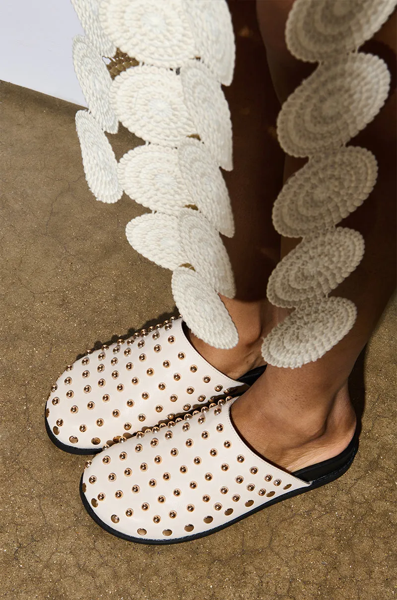 AZALEA WANG TRAVERSE BEIGE CLOG