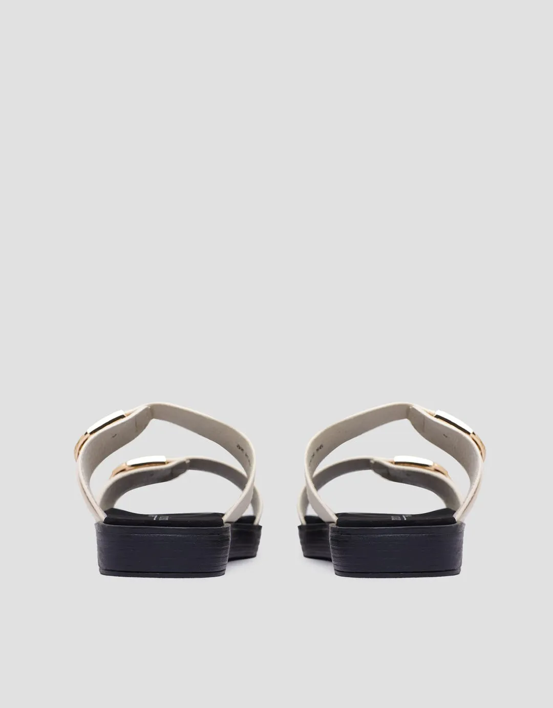 Connexion JVCS56 Sandal Slip On Wanita