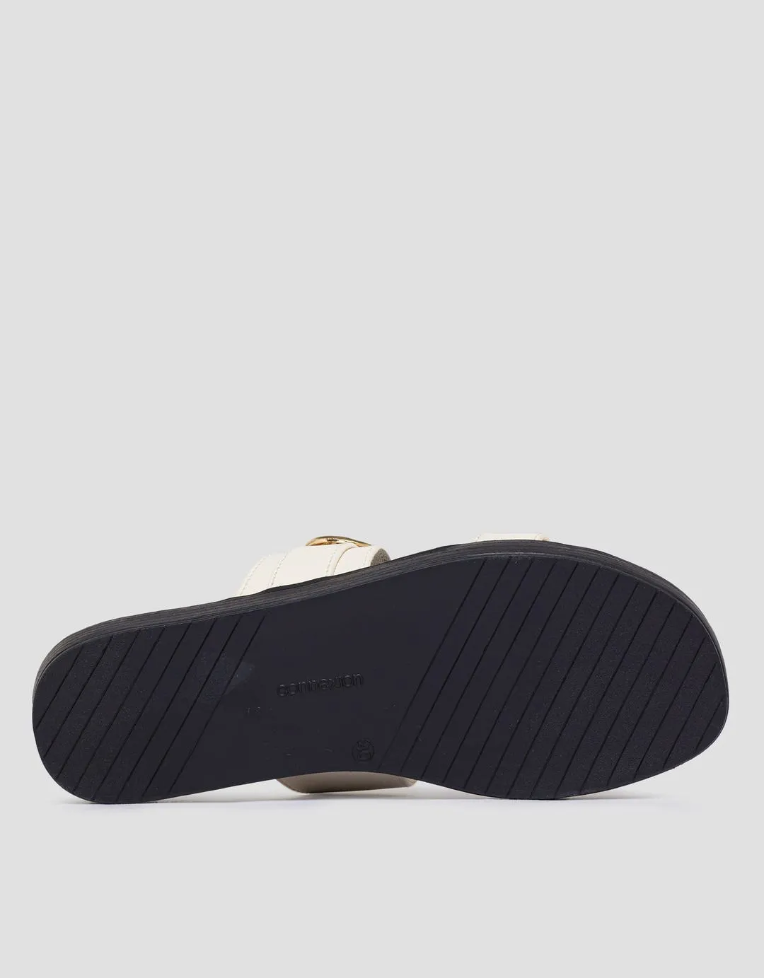 Connexion JVCS56 Sandal Slip On Wanita