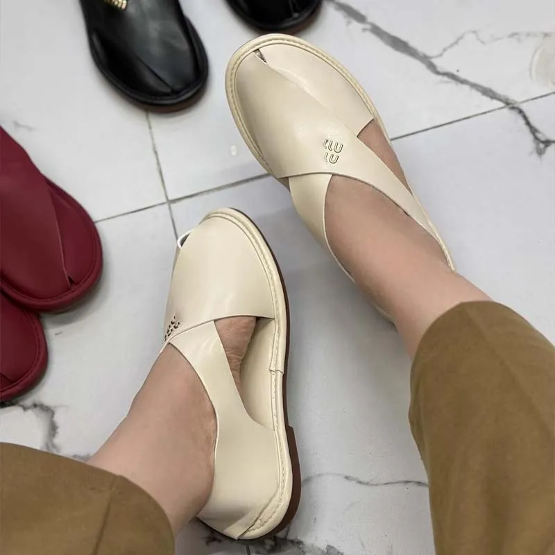 Flat Round-toe Crossover Sandals