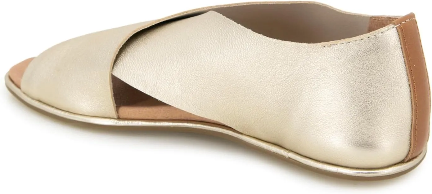 Gentle Souls by Kenneth Cole Women's Laniey Flat Sandal