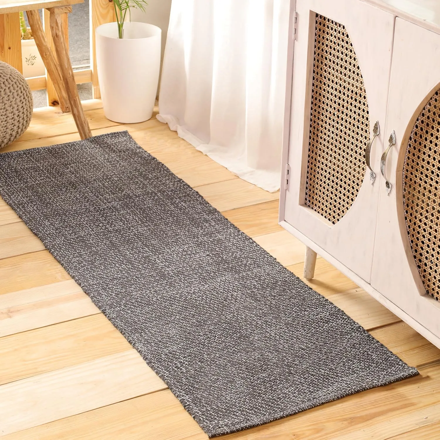 HOMEMONDE Cotton Herringbone Runner Rug 2' x 6' Indoor Farmhouse Décor Lightweight Braided Area Rug for High Traffic Areas Entryway, Kitchen, Bedroom (Grey & White)