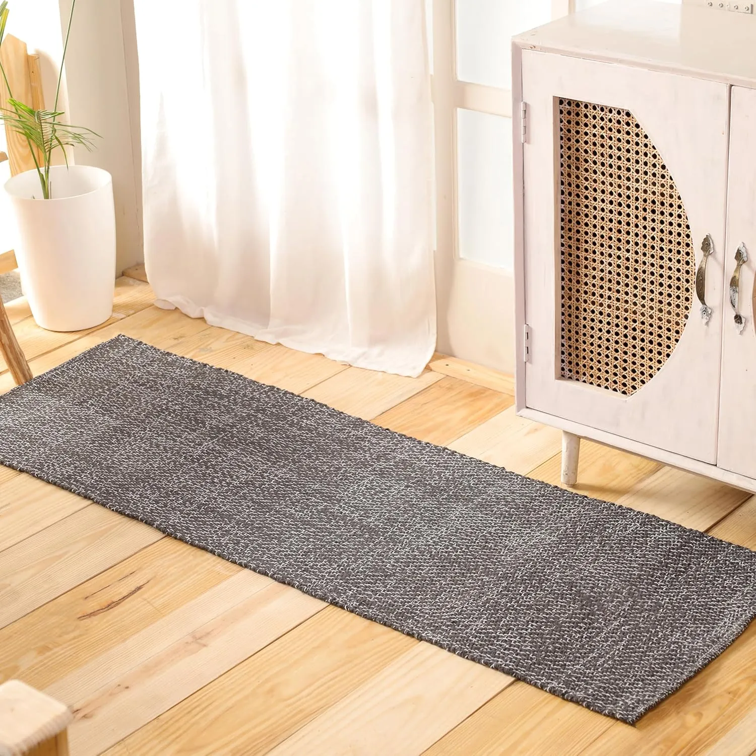 HOMEMONDE Cotton Herringbone Runner Rug 2' x 6' Indoor Farmhouse Décor Lightweight Braided Area Rug for High Traffic Areas Entryway, Kitchen, Bedroom (Grey & White)