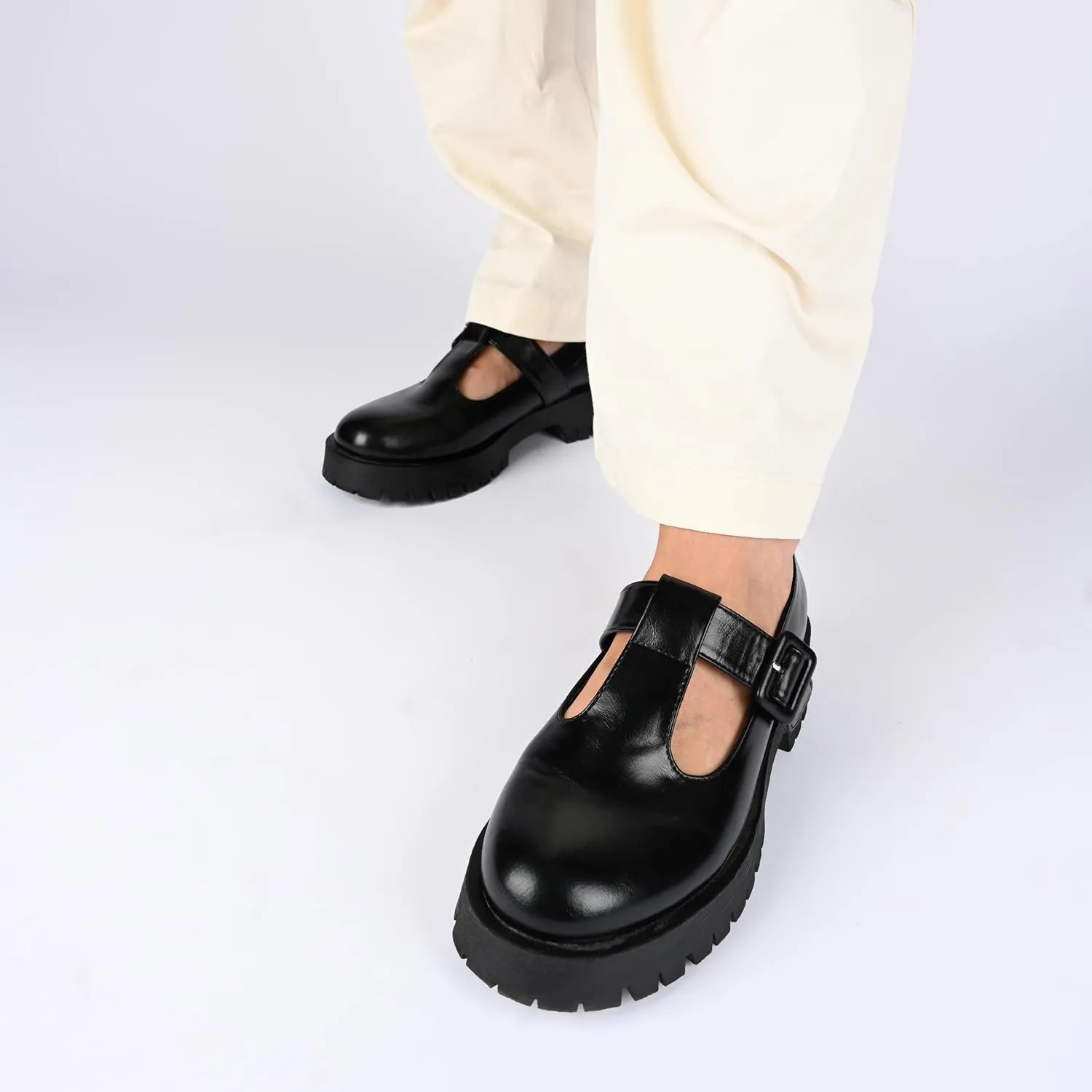 Journee Collection Womens Faux Leather Buckle Mary Janes