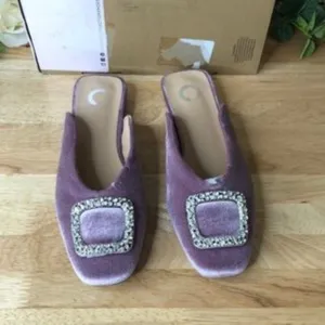 Journee Collection Women's Sonnia Velvet Mule Lilac, 7.5