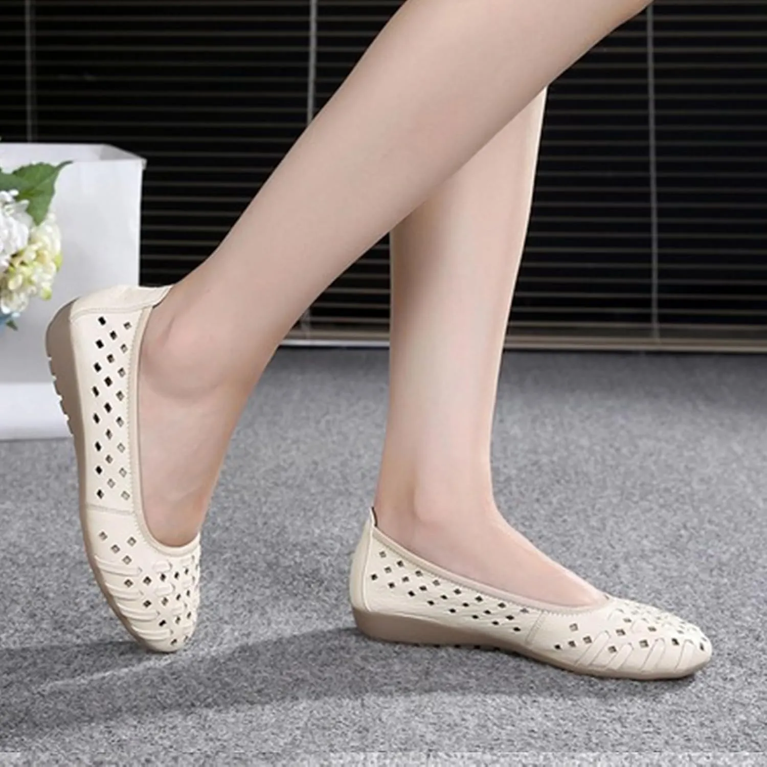 MOYOWEI Women's Summer Comfort Woven Leather Flats,Pointed Closed Toe Hollow Non-slip Soft Sole Slip-on Walking Casual Shoes