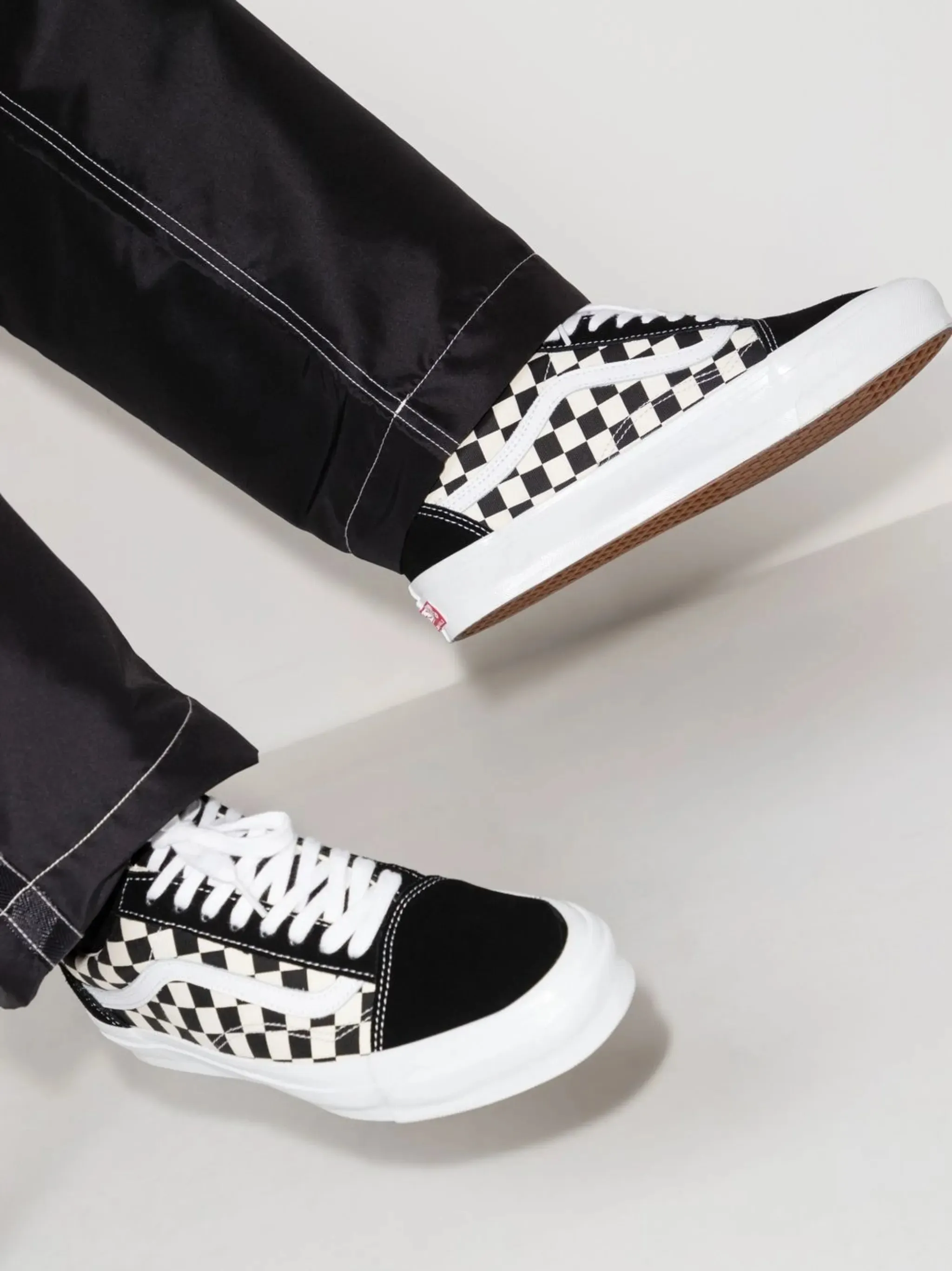 OG Old Skool Cutting-edge features Trendy sneakers checkerboard UA