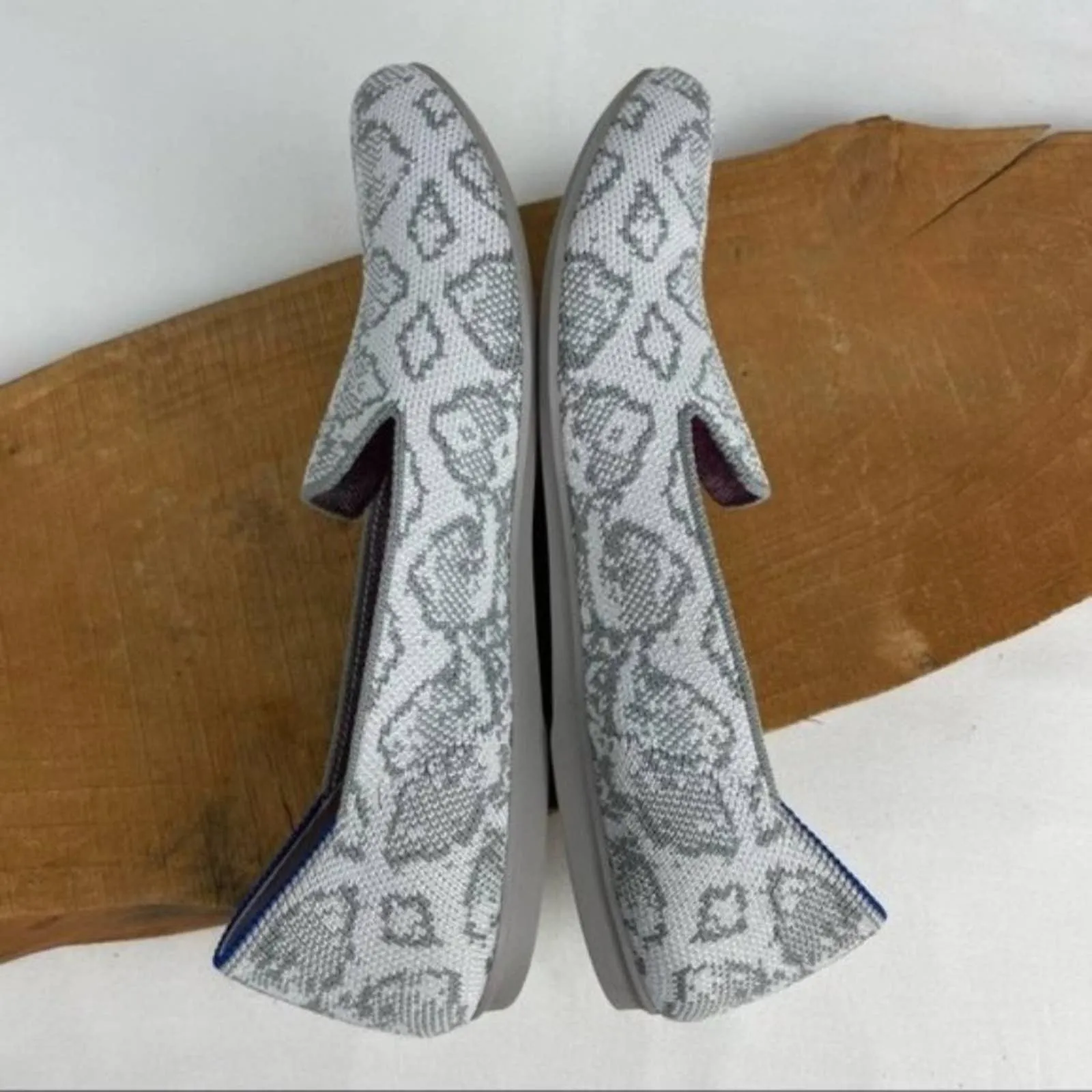 Rothy's The Loafer Ivory Grey Snake New Years Secret Limited Edition Flats Size 6