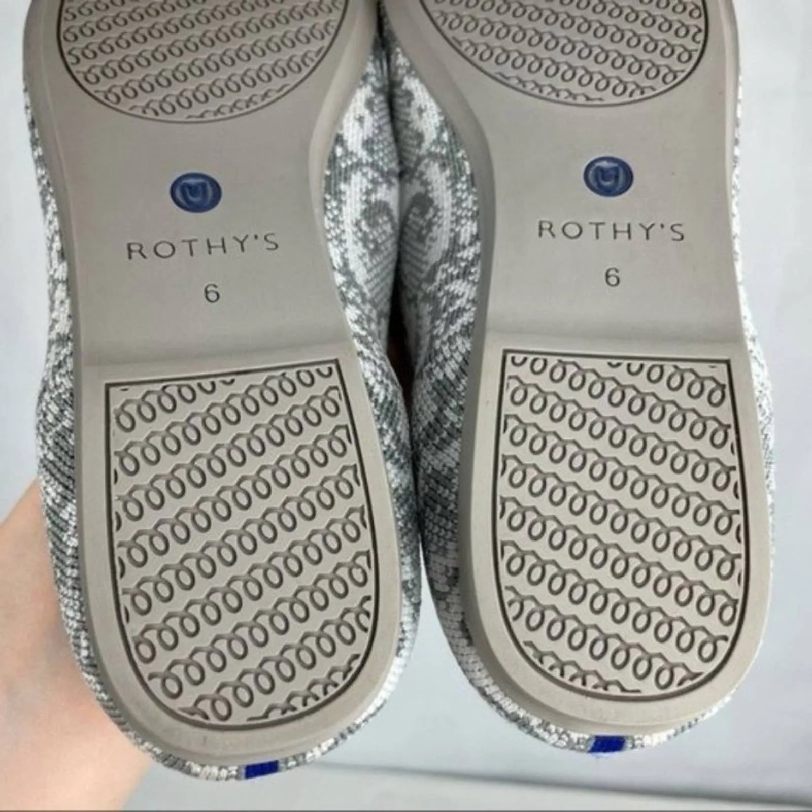 Rothy's The Loafer Ivory Grey Snake New Years Secret Limited Edition Flats Size 6