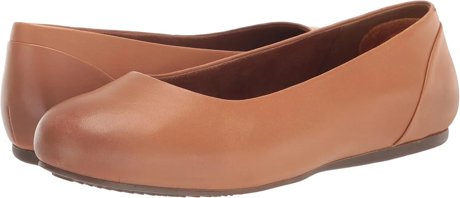 SoftWalk Women's Sonoma Mary Jane Flat