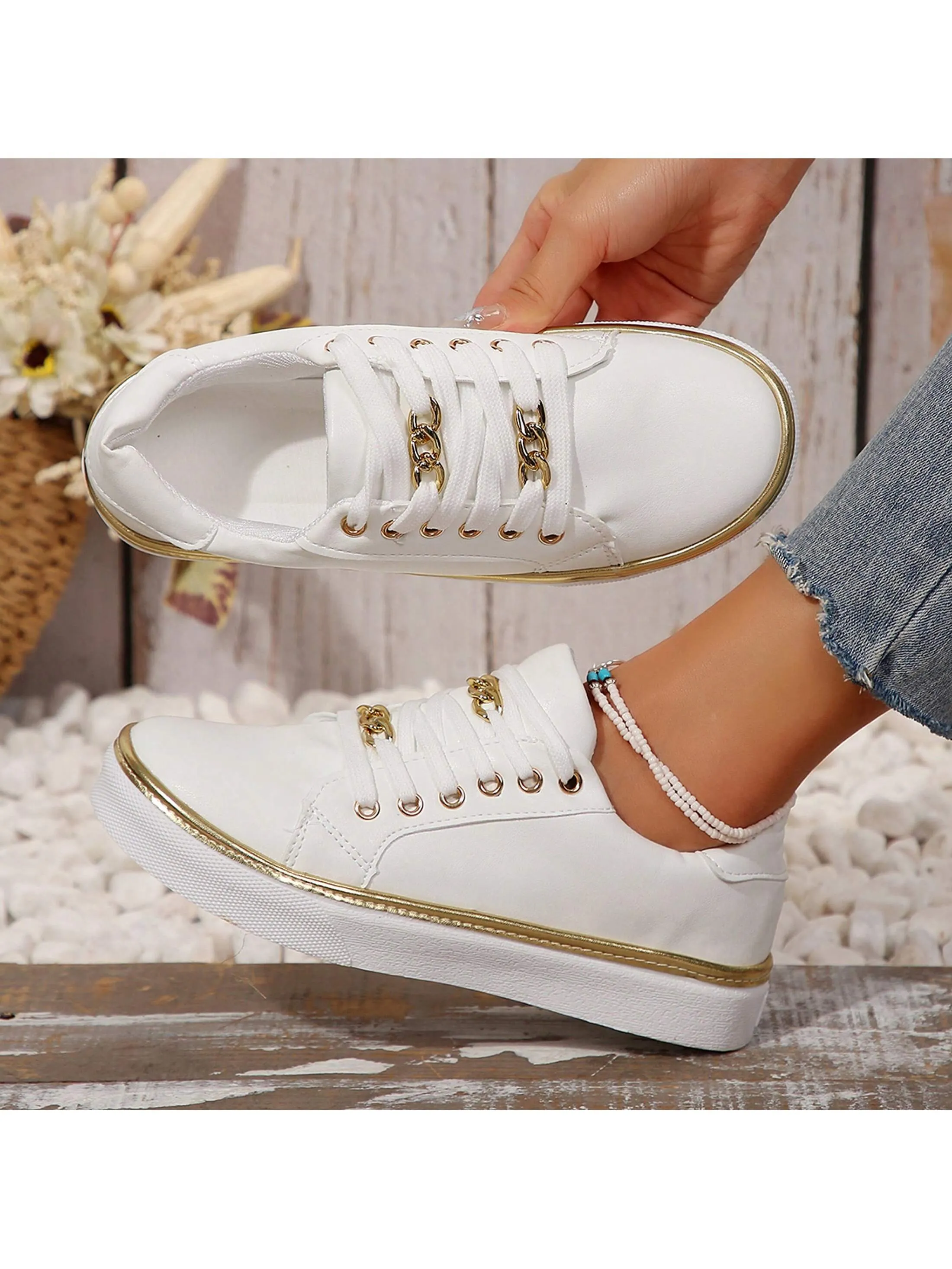 Stylish Round Toe Low-Top Canvas Sneakers for Women with Anti-Slip Sole