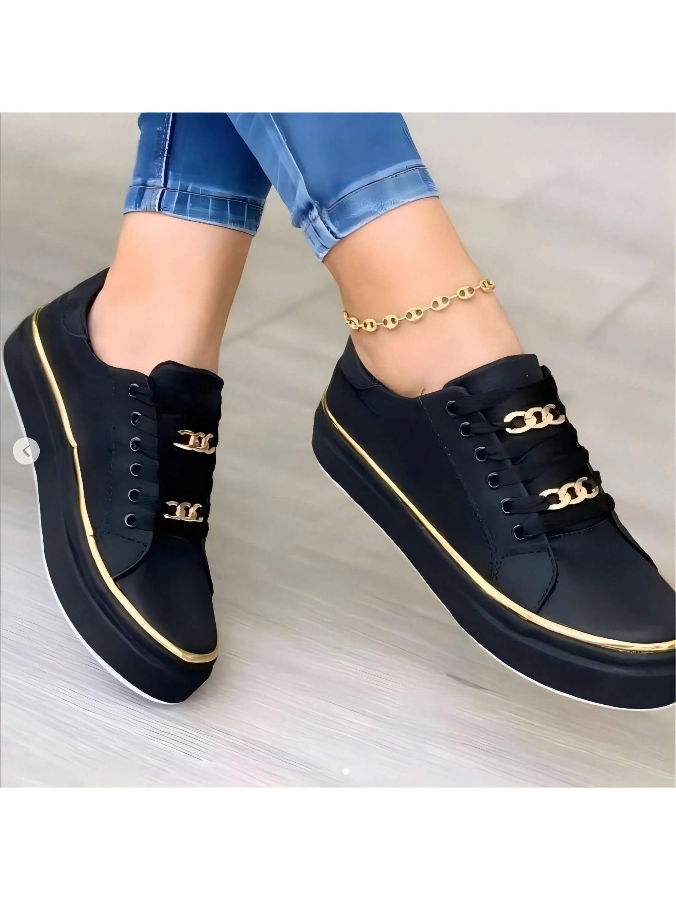 Stylish Round Toe Low-Top Canvas Sneakers for Women with Anti-Slip Sole