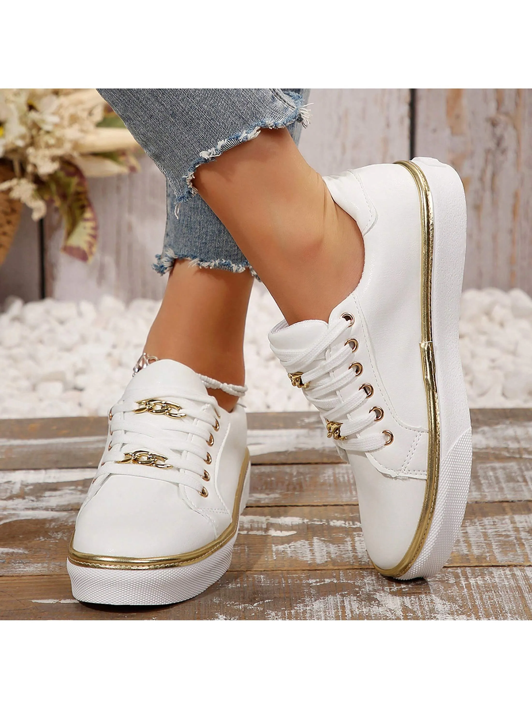 Stylish Round Toe Low-Top Canvas Sneakers for Women with Anti-Slip Sole