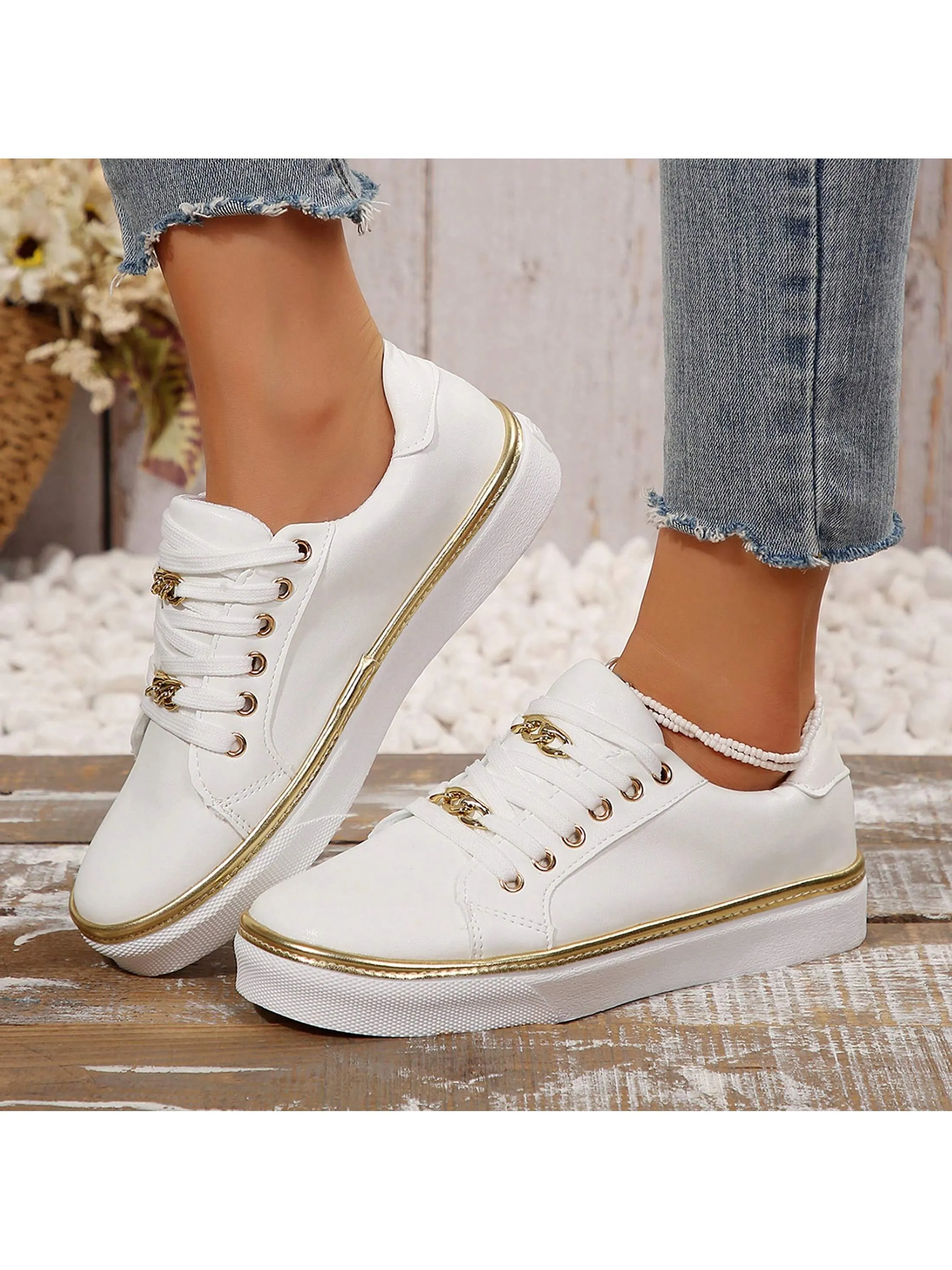 Stylish Round Toe Low-Top Canvas Sneakers for Women with Anti-Slip Sole