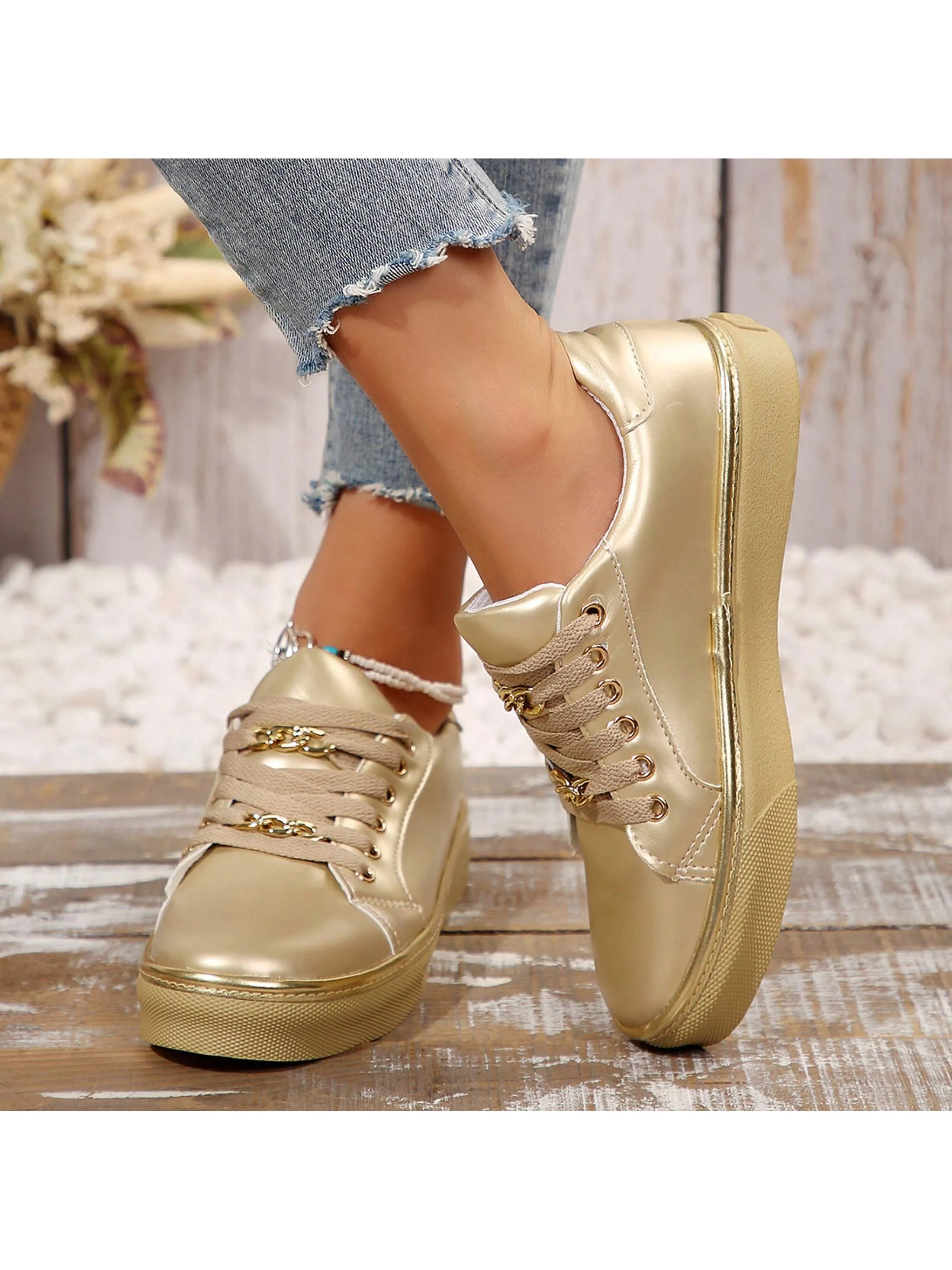 Stylish Round Toe Low-Top Canvas Sneakers for Women with Anti-Slip Sole