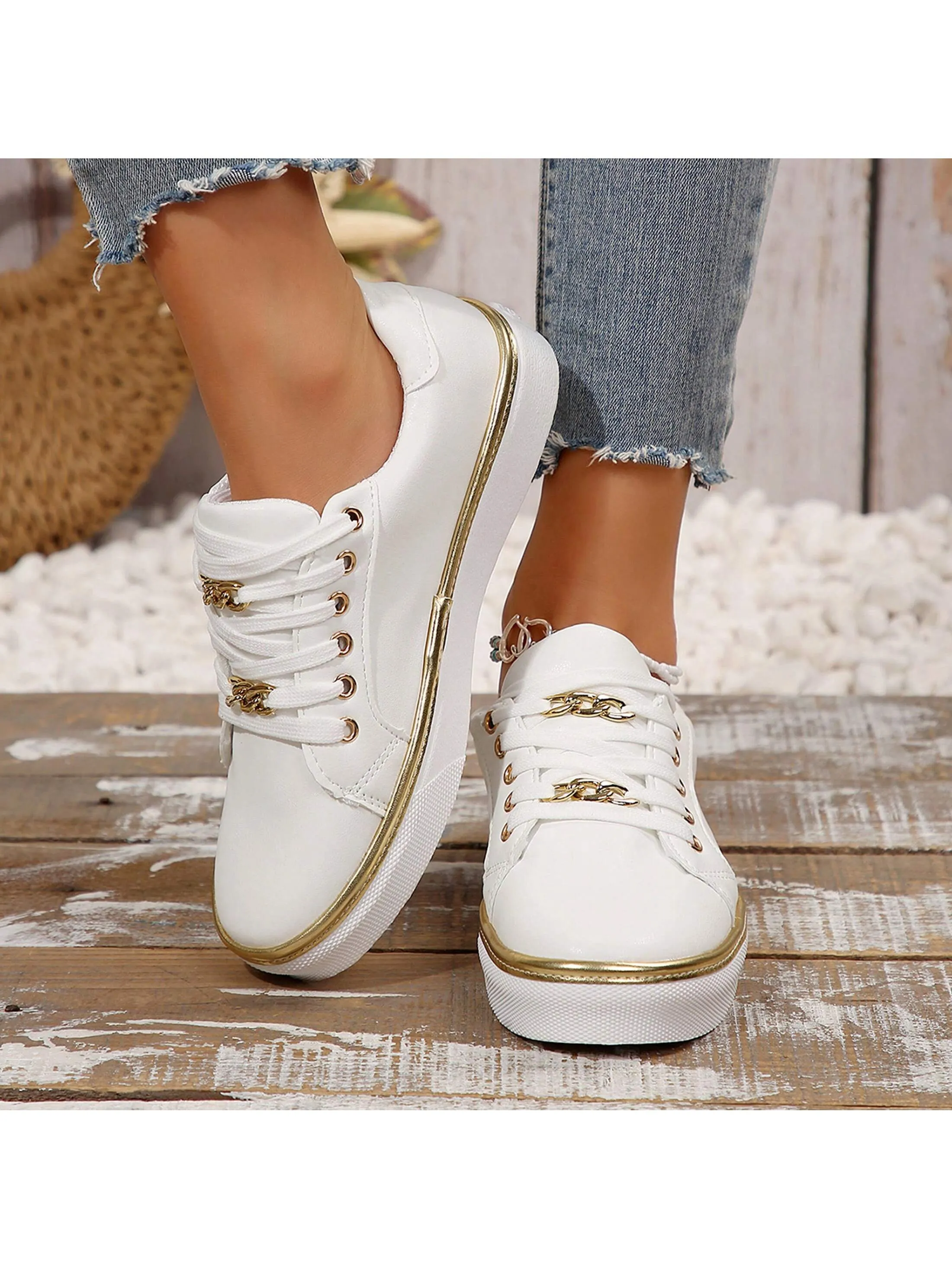 Stylish Round Toe Low-Top Canvas Sneakers for Women with Anti-Slip Sole