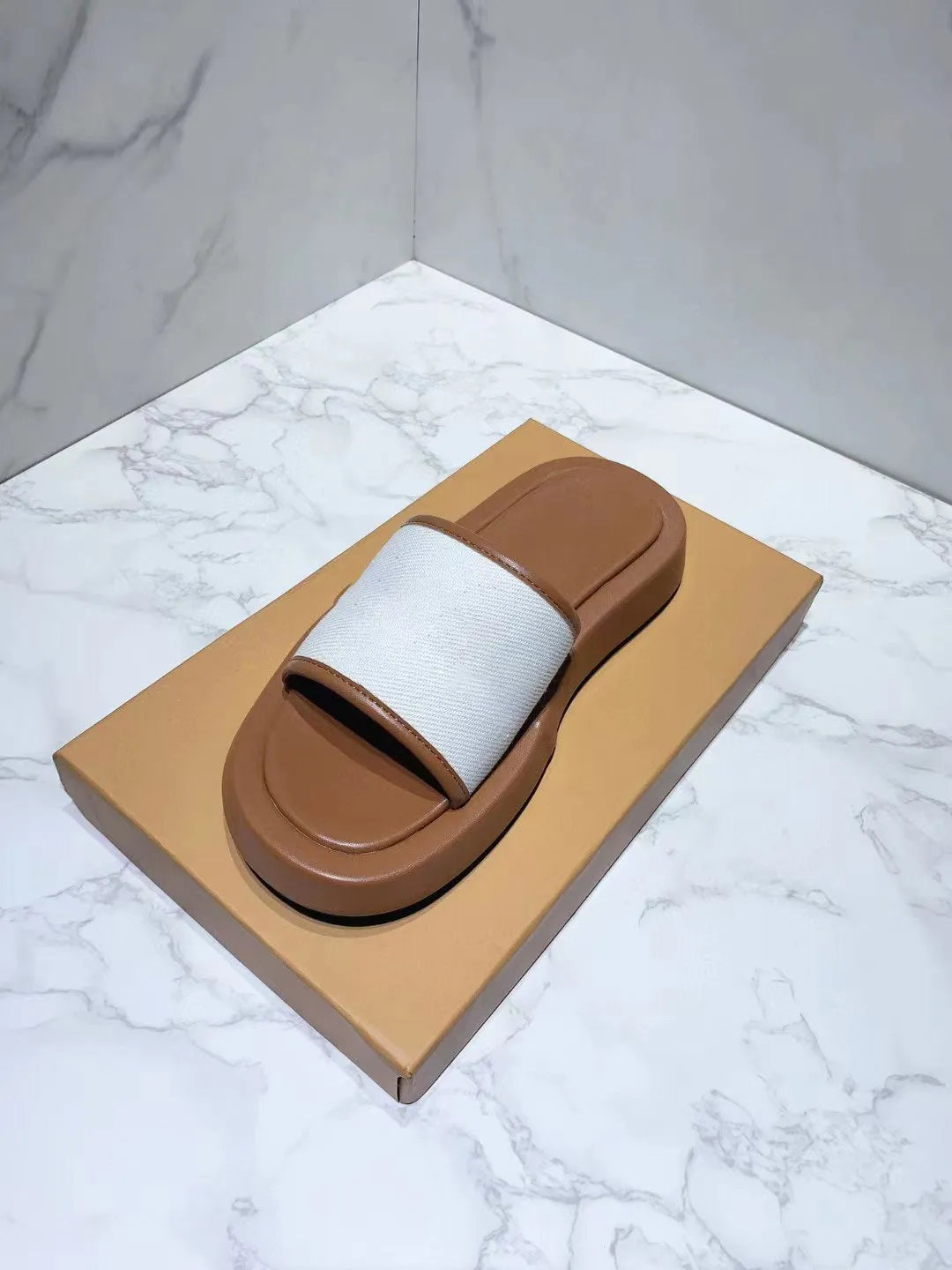 Thick sole flat sandals