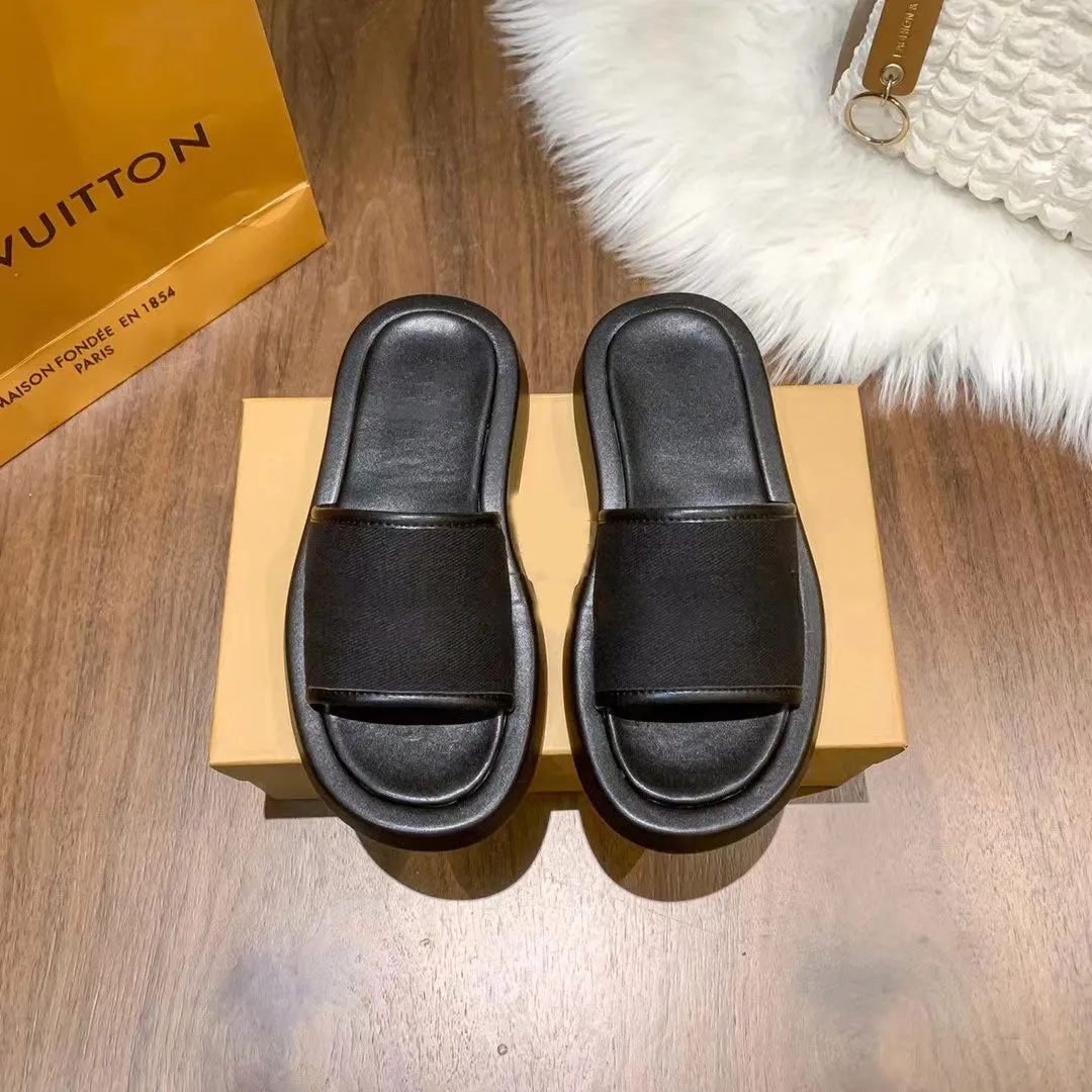 Thick sole flat sandals