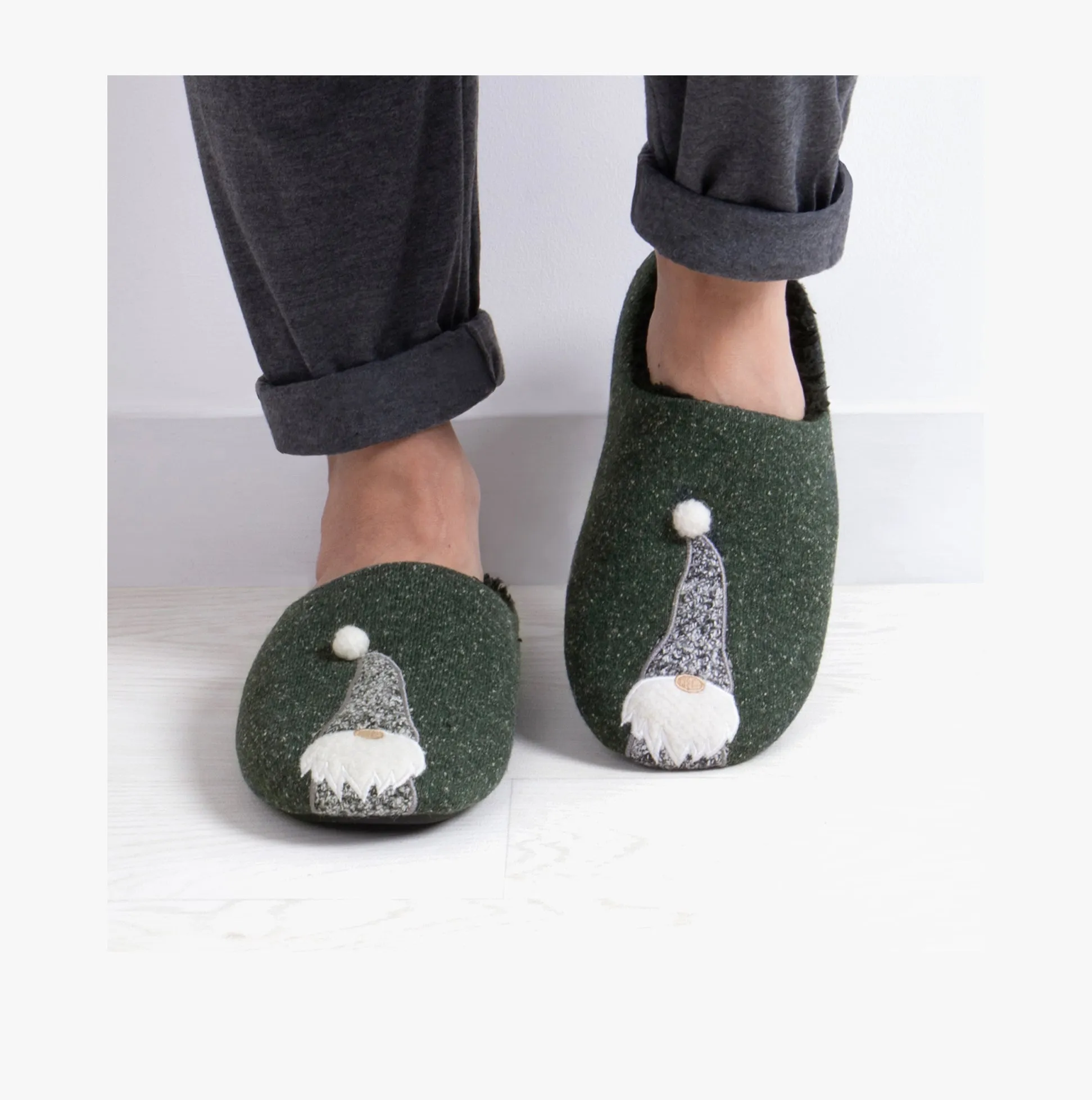 Totes Toasties NOVELTY APPLIQUE Mule Slippers Mens Gnome