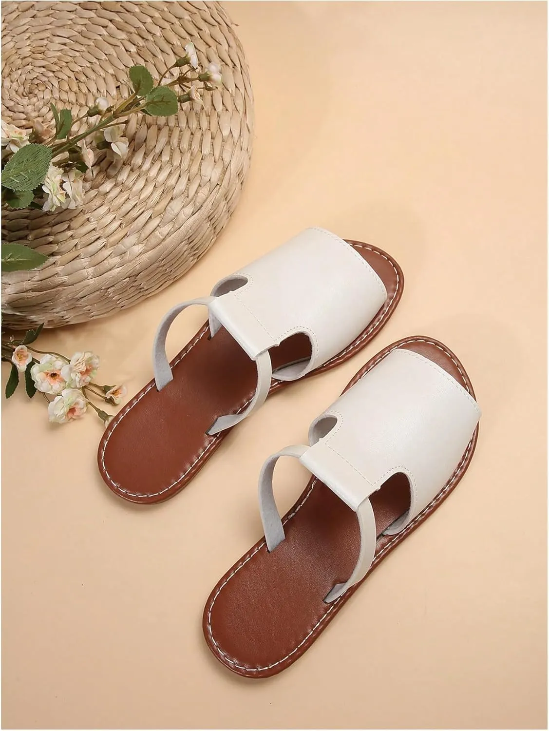 Verdusa Women's Cut Out Slide Sandals Open Toe Summer Flat Sandals Outdoor Shoes