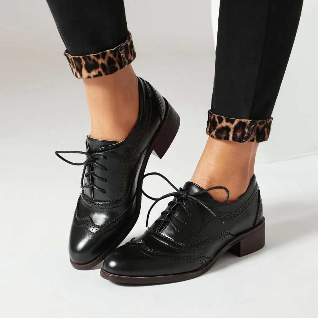 Women's Flat Saddle Oxford Shoes Round Toe Wingtip Lace Up Low Heel Perforated School Uniform Oxfords Brogues