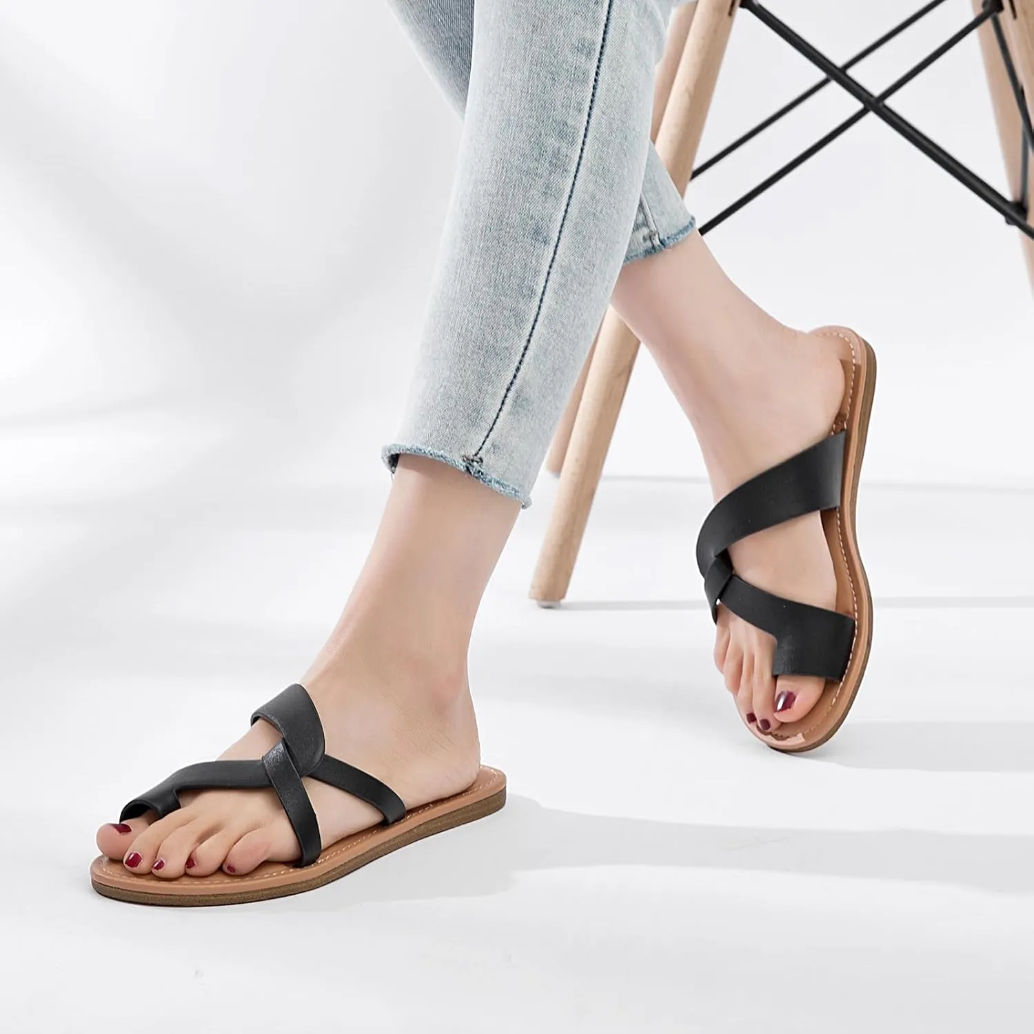 Women's Flat Slides Sandals, Summer Flip Flops Comfort Round Open Toe Slip On Strap Thong Beach Shoes for Women.