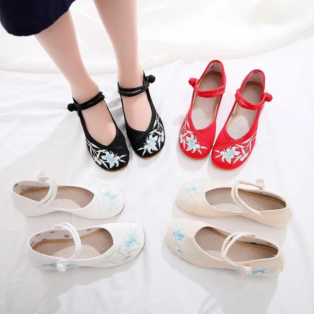 Women's Floral Embroidered Buckle Flat Shoes Handmade Flower Embroidery Round Toe Dress Mary Jane Shoes Cheongsam Shoes