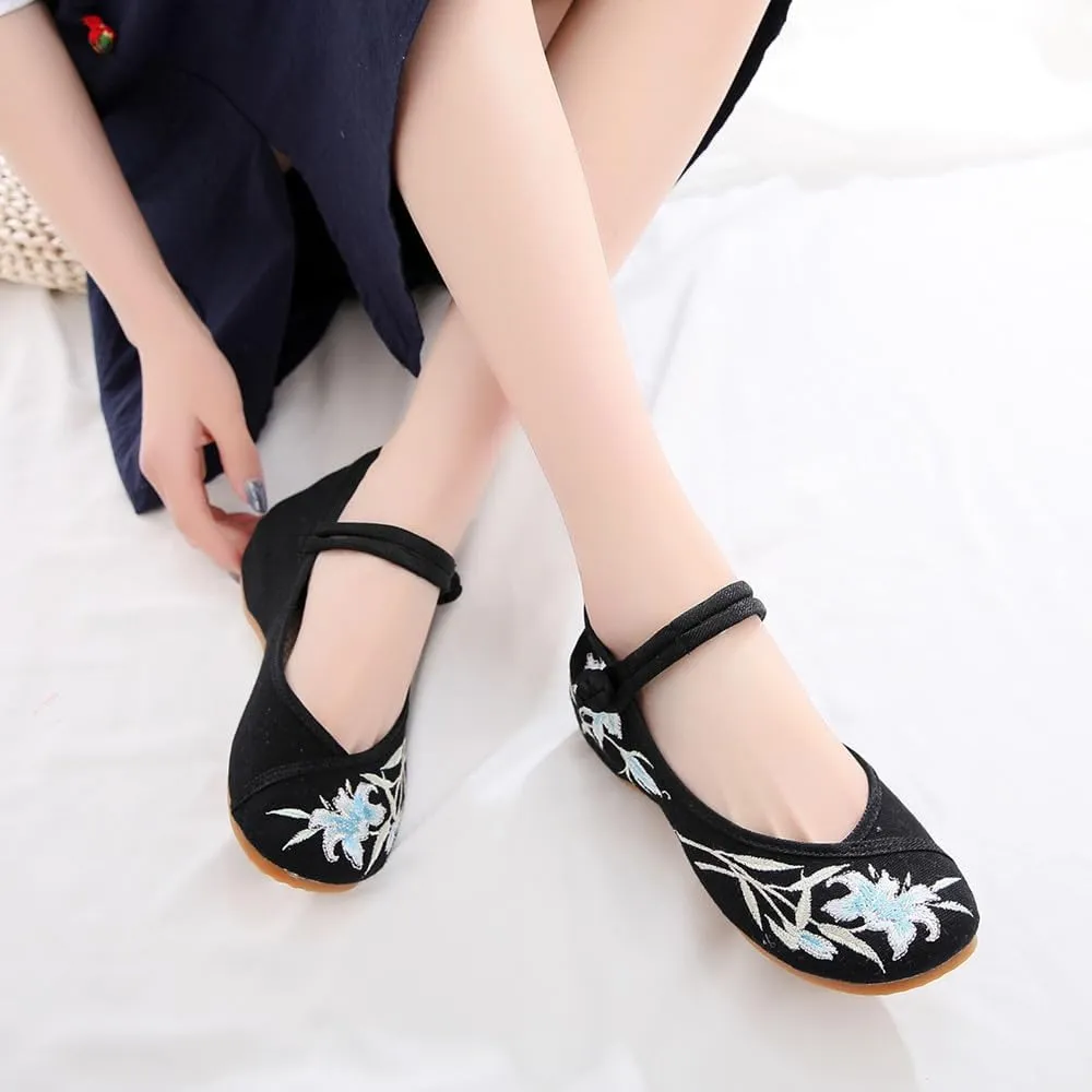 Women's Floral Embroidered Buckle Flat Shoes Handmade Flower Embroidery Round Toe Dress Mary Jane Shoes Cheongsam Shoes