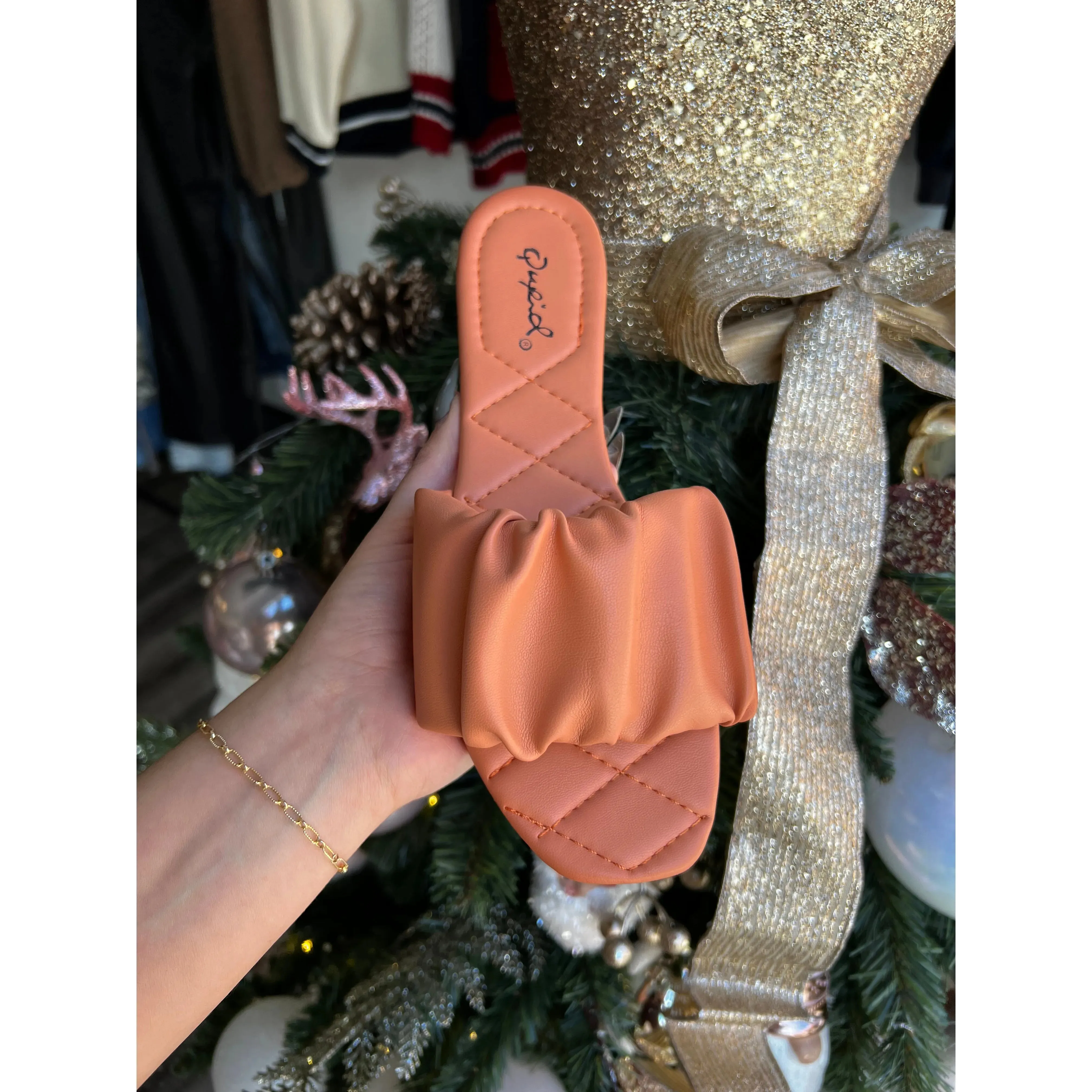 Wrinkle Strap Sandal