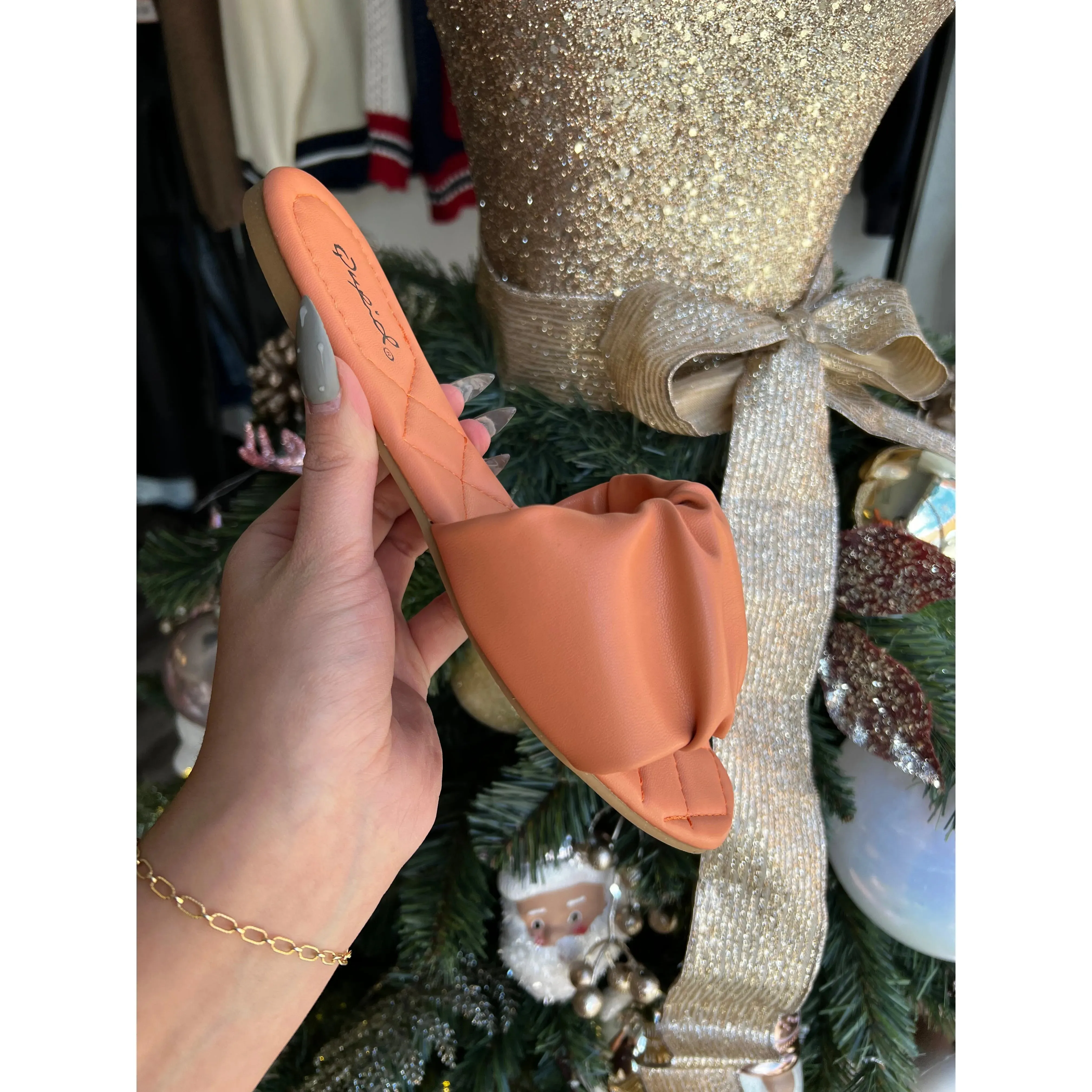 Wrinkle Strap Sandal