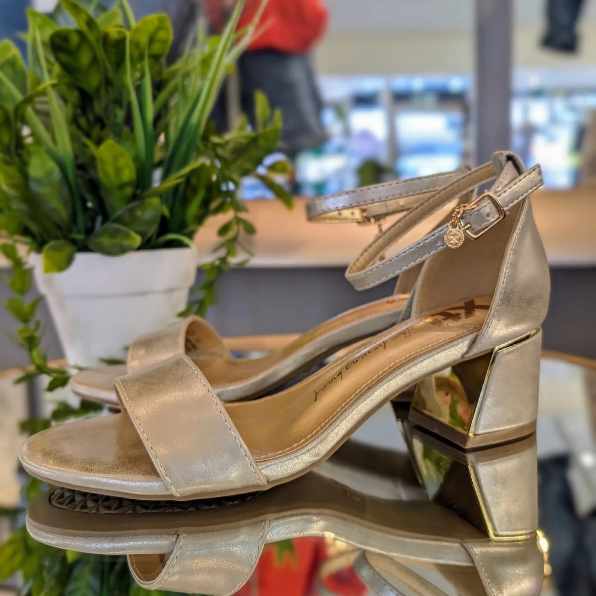 XTI Champagne Sandal
